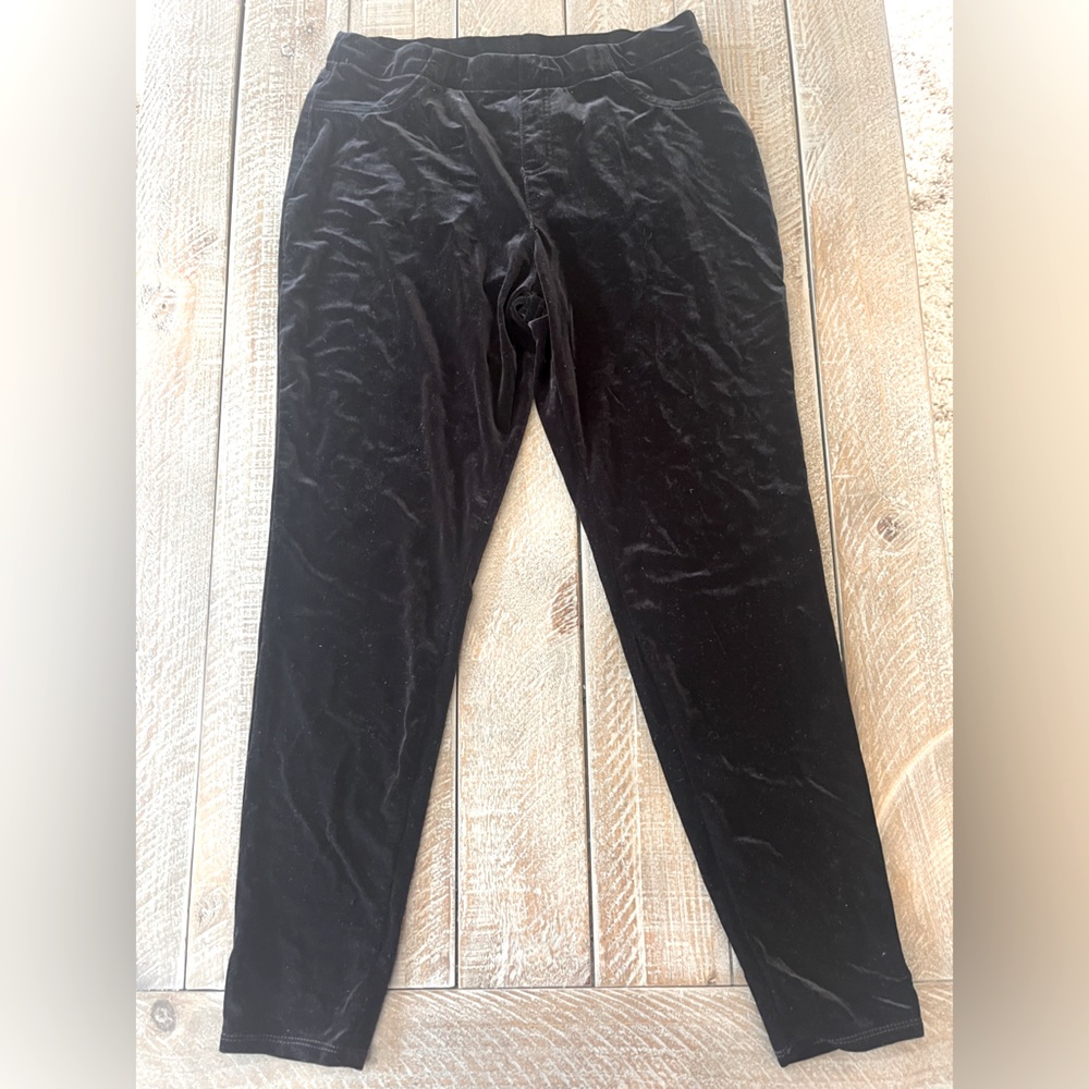 Time & Tru Black Velvet Skinny Pants with back pockets-large